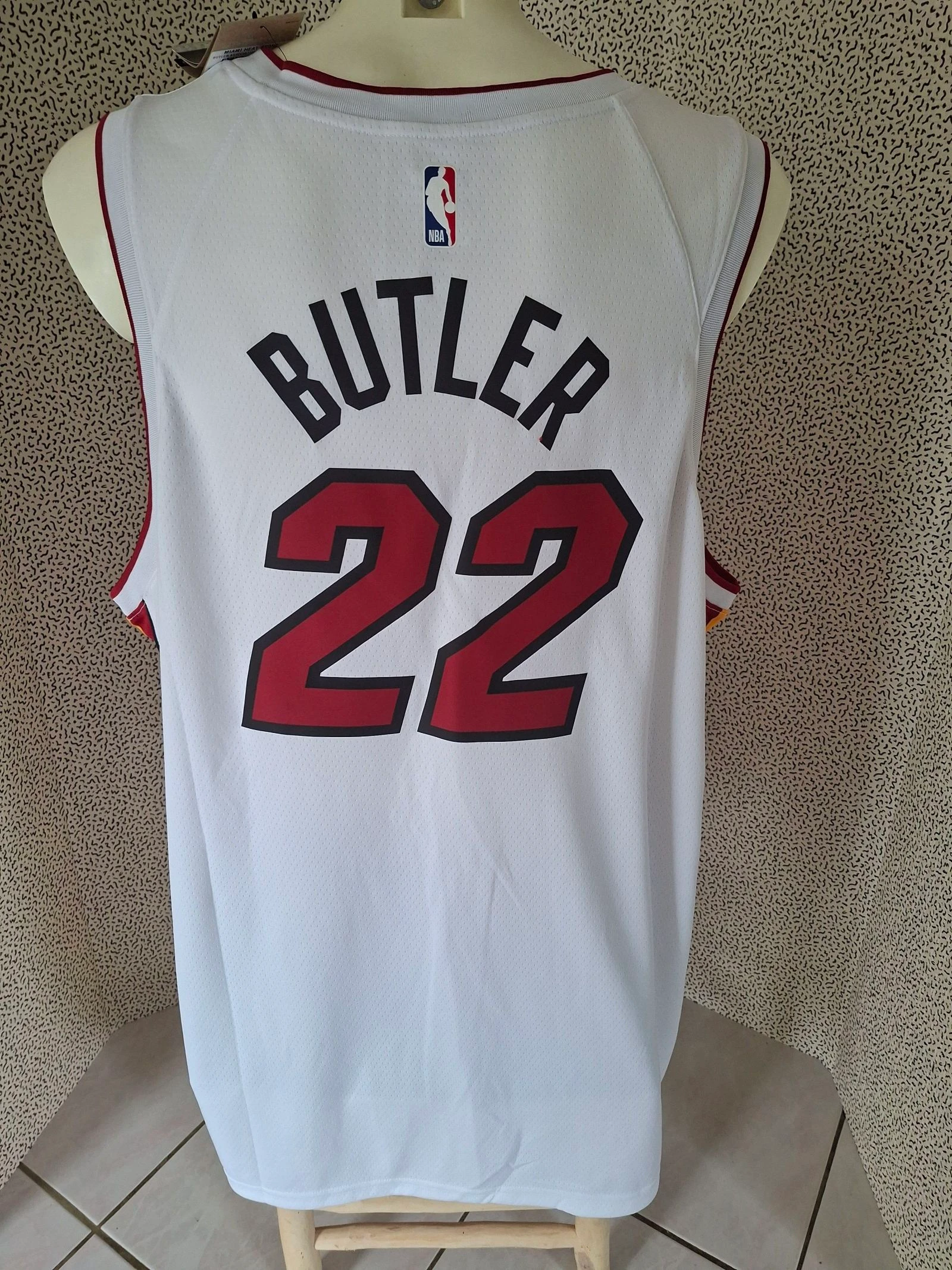 Camiseta NBA Nike Miami Heat Jimmy Butler 22 Edição Association 3XL Nova com etiqueta – photo 3